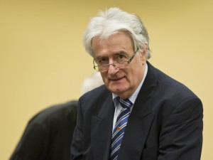 Sentenza Karadzic, 40 anni di reclusione. Colpevole di genocidio a Srebrenica