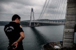 TURCHIA: Il nuovo ponte sul Bosforo tra 'follia' e propaganda